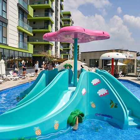 Azurre Apartment Spa And Pool Beach Resort Mamaia Exterior photo