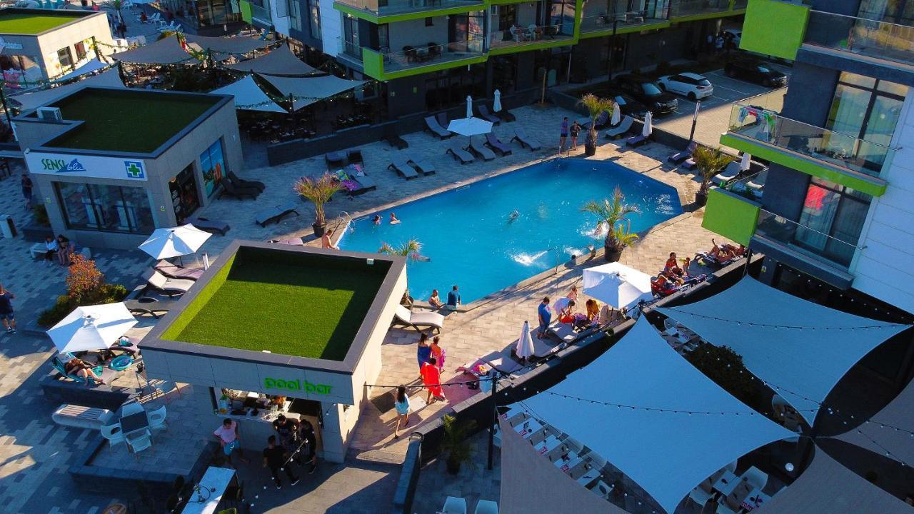 Azurre Apartment Spa And Pool Beach Resort Mamaia Exterior photo