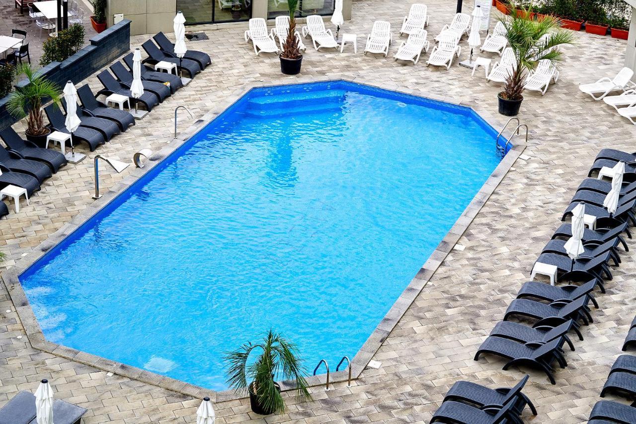 Azurre Apartment Spa And Pool Beach Resort Mamaia Exterior photo